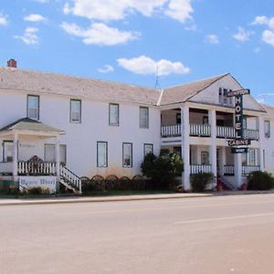 Kempton Hotel